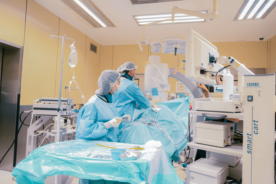 Humanoid Robots Take on Surgery: Precision Tool or High-Tech Hype?
