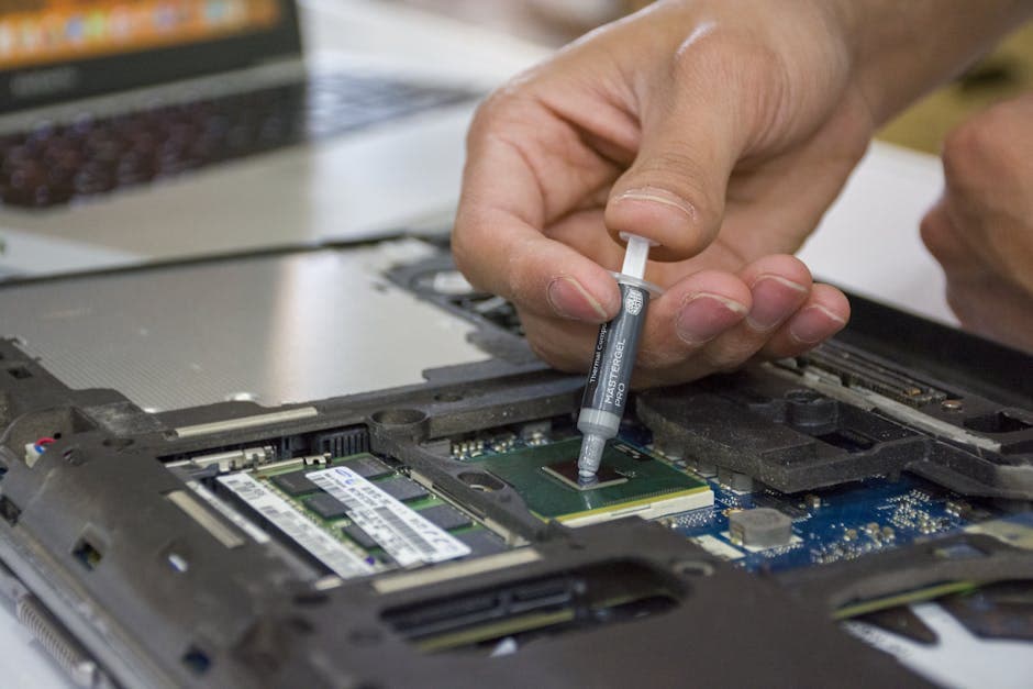 The Panther Lake Paradox: When Every Laptop Gets the Same Heart, the Hinge Matters More
