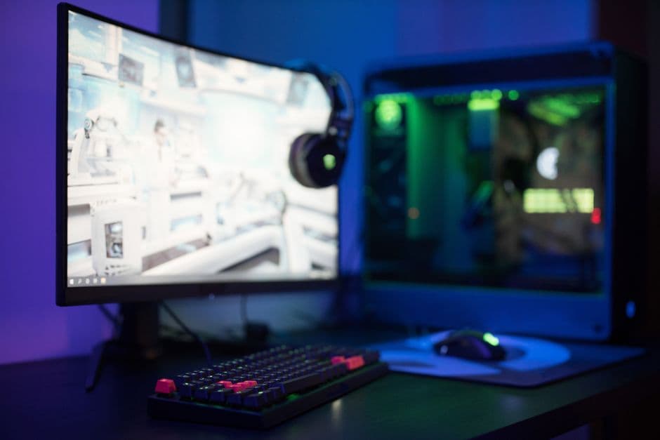The $379 OLED Dilemma: Why Your Monitor’s Finish Matters More Than Specs